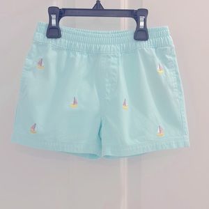 The Beaufort Bonnet Company - Sheffield Shorts with Sailboats - Boys Size 5